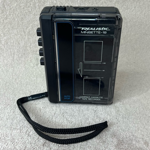Vintage 90s Realistic Personal Cassette Tape Player-WORKS-Minisette 19-Vtg-Retro - Picture 2 of 7